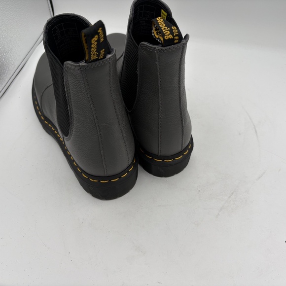 Dr. Martens 2976 Women US 10 Gray Virginia Leather Chelsea Boots New with tags - Picture 10 of 15